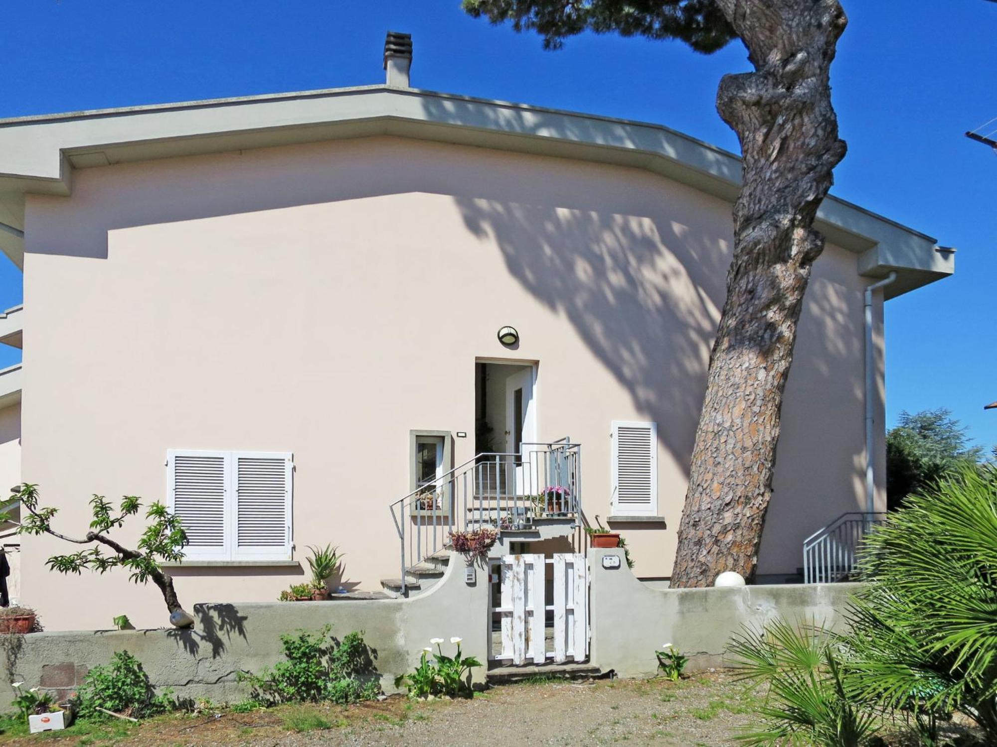 Apartment Mansarda By Interhome Rosignano Solvay Exterior foto